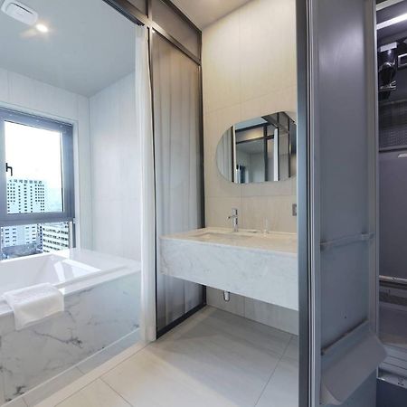 City Hotel The Busan Metro Bagian luar foto