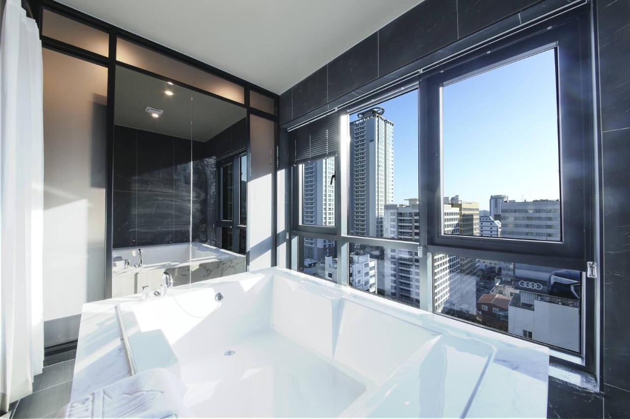 City Hotel The Busan Metro Bagian luar foto