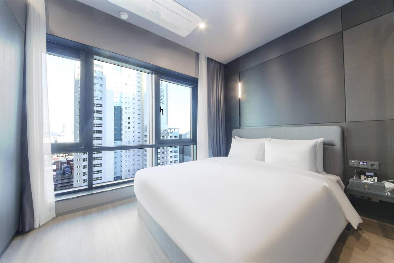 City Hotel The Busan Metro Bagian luar foto