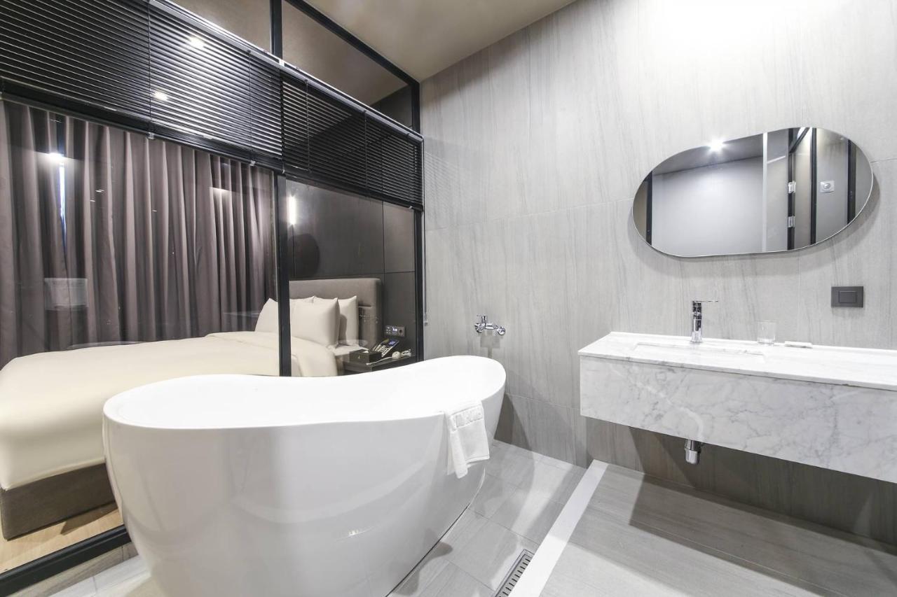 City Hotel The Busan Metro Bagian luar foto