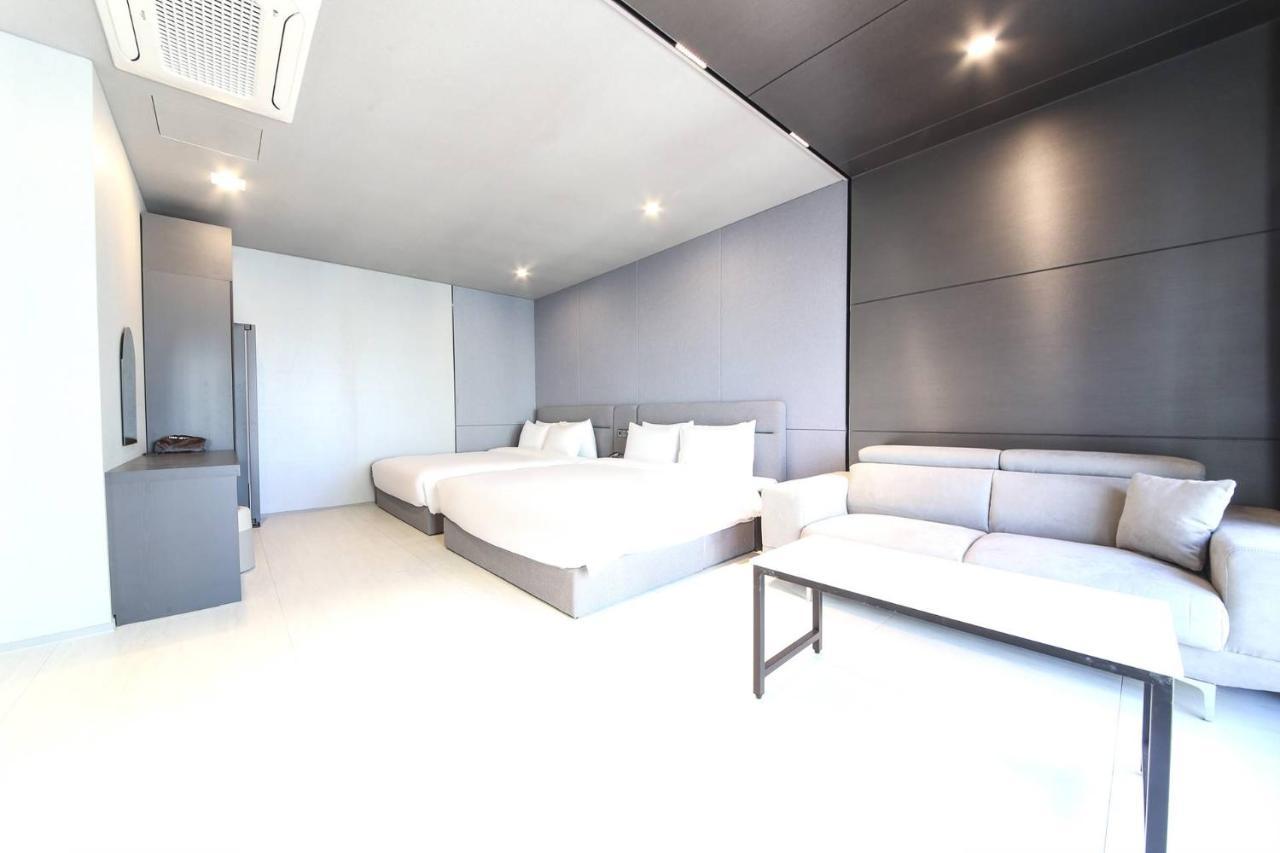 City Hotel The Busan Metro Bagian luar foto