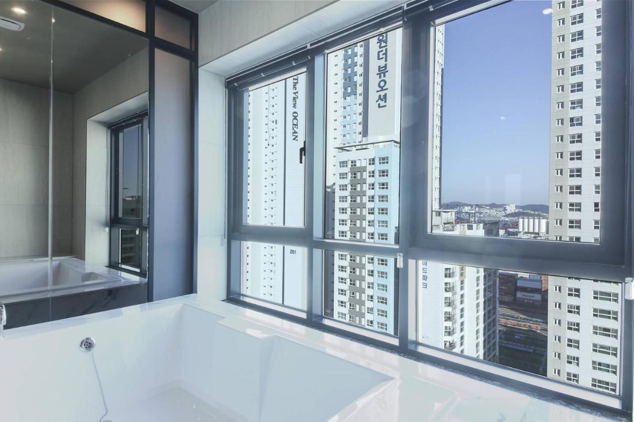 City Hotel The Busan Metro Bagian luar foto