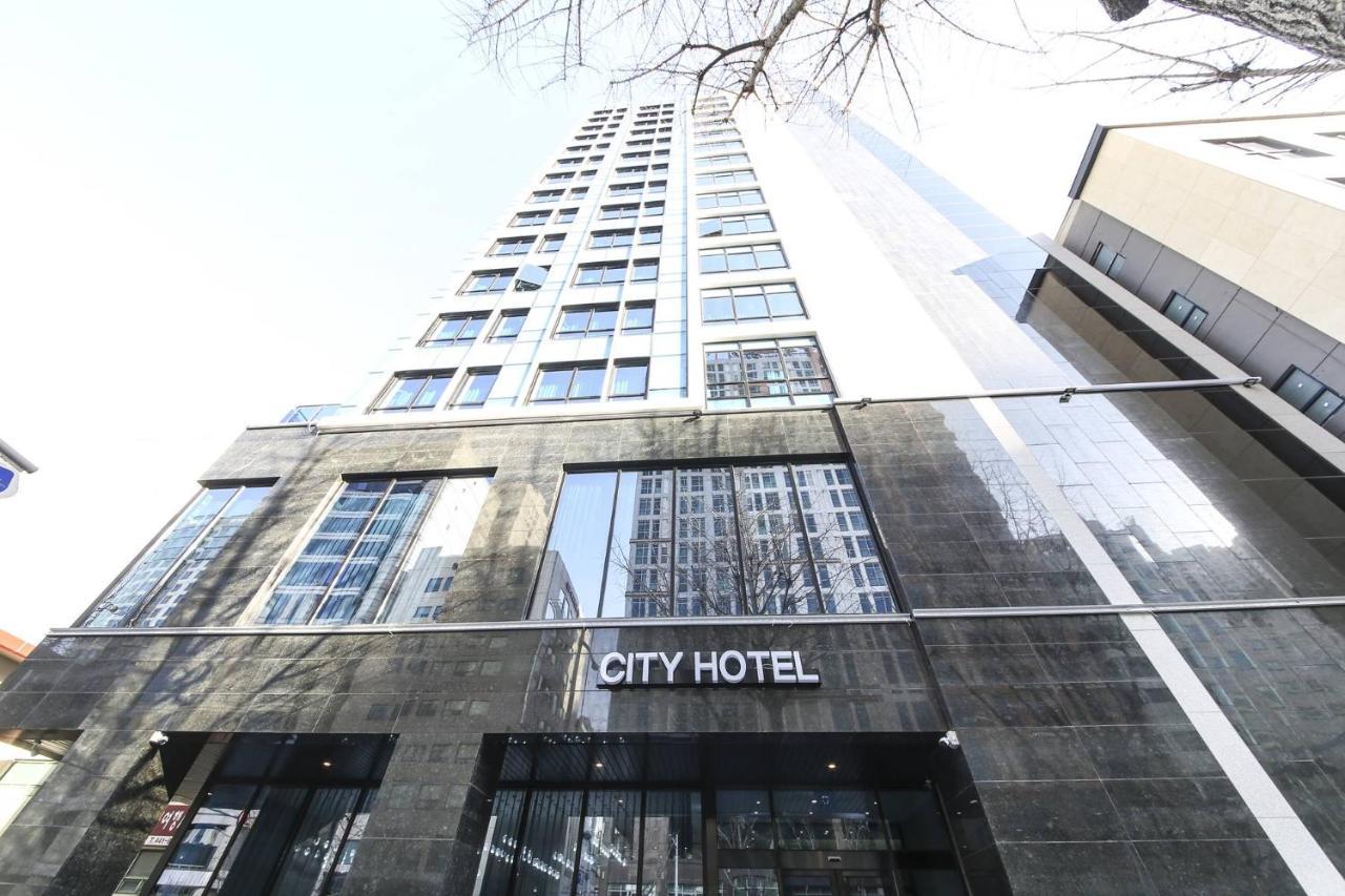 City Hotel The Busan Metro Bagian luar foto