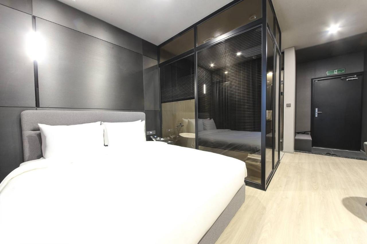 City Hotel The Busan Metro Bagian luar foto