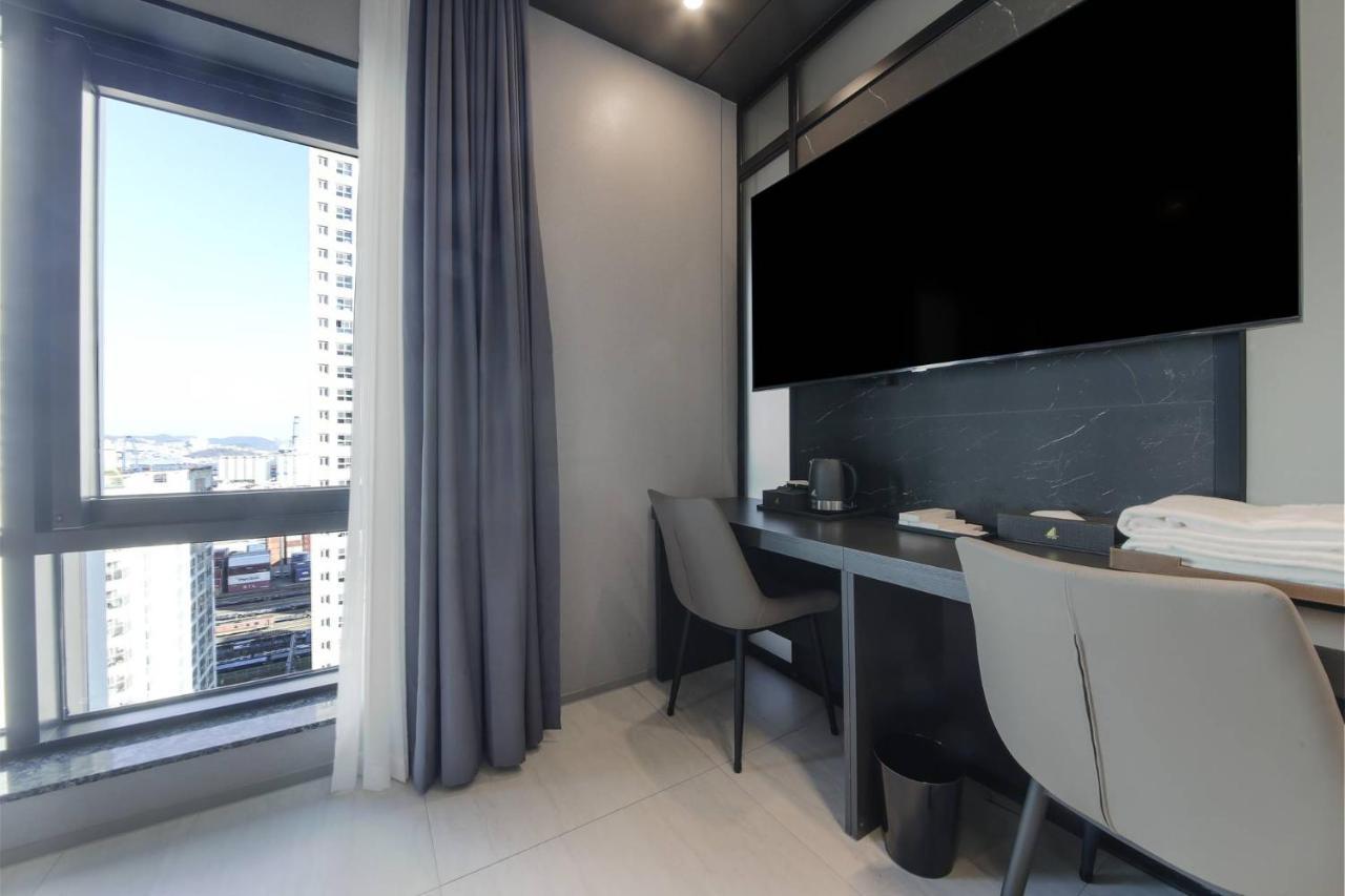 City Hotel The Busan Metro Bagian luar foto